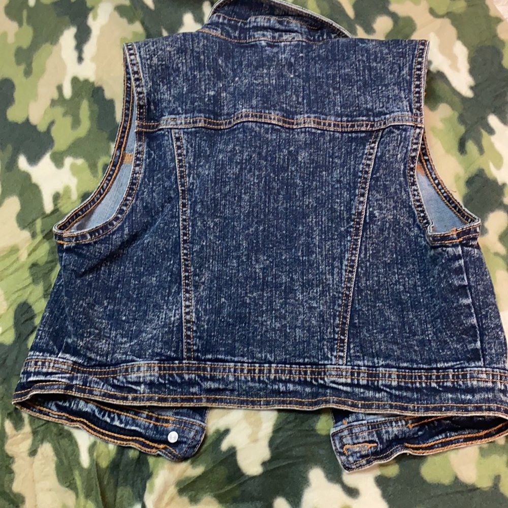 Jean jacket - Picture 2 of 3